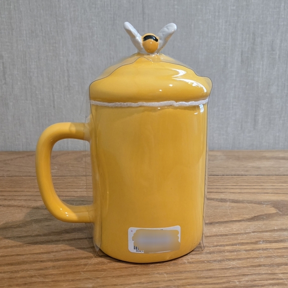 Rae Dunn Yellow 'Busy Bee' Mug with Lid - Picture 3 of 3